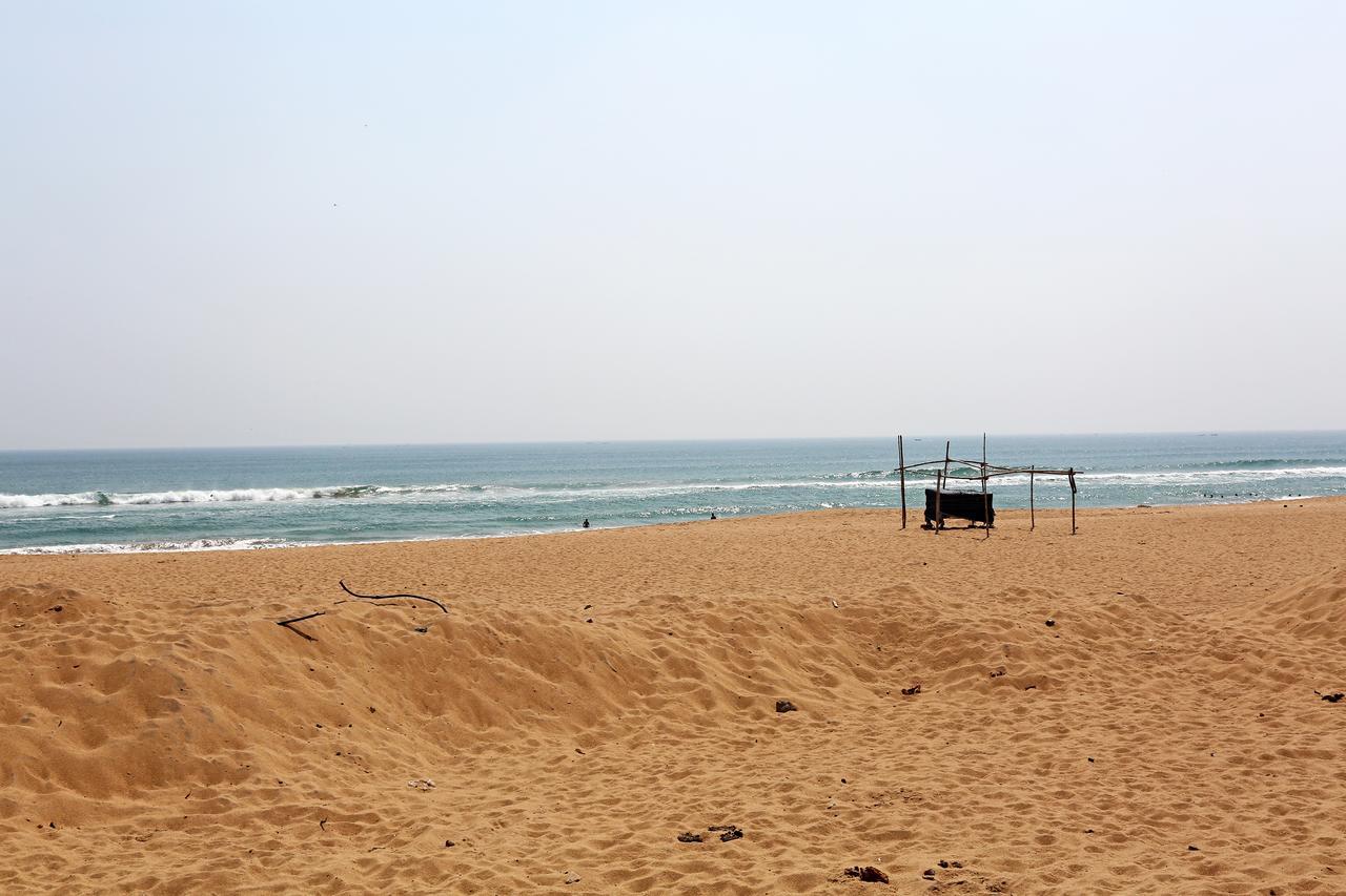Hotel On Call Puri Laxmi Beach Resort Kültér fotó